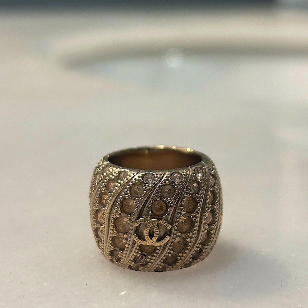 Chanel Ring - Yellow Gold with Gradient Stones